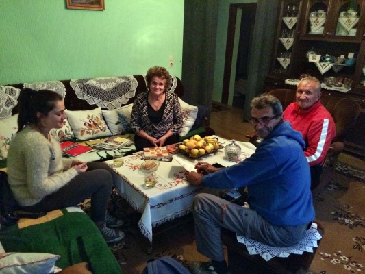 Respondenti vyplňující dotazníky. Vesnice Kucura.3